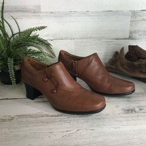 Clarks Brown Leather Zip Booties 8.5 [588s4]